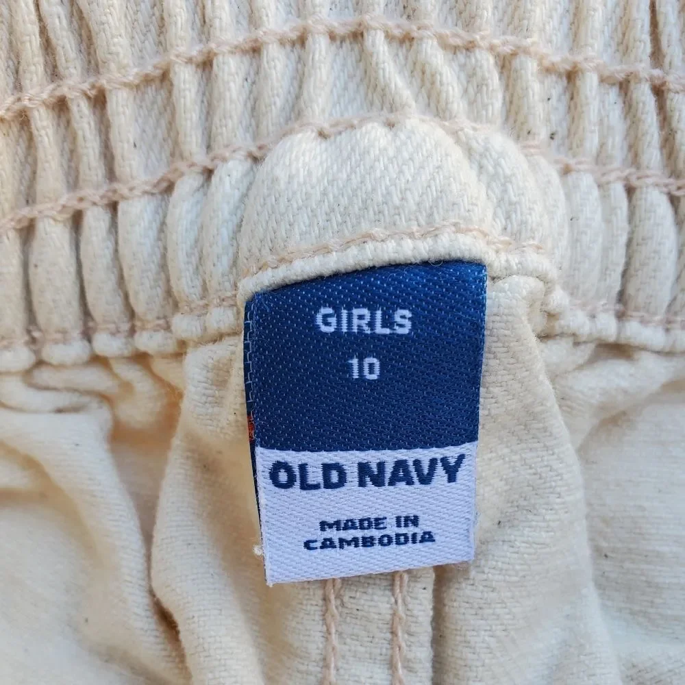 Old Navy cream colored jean shorts size 10